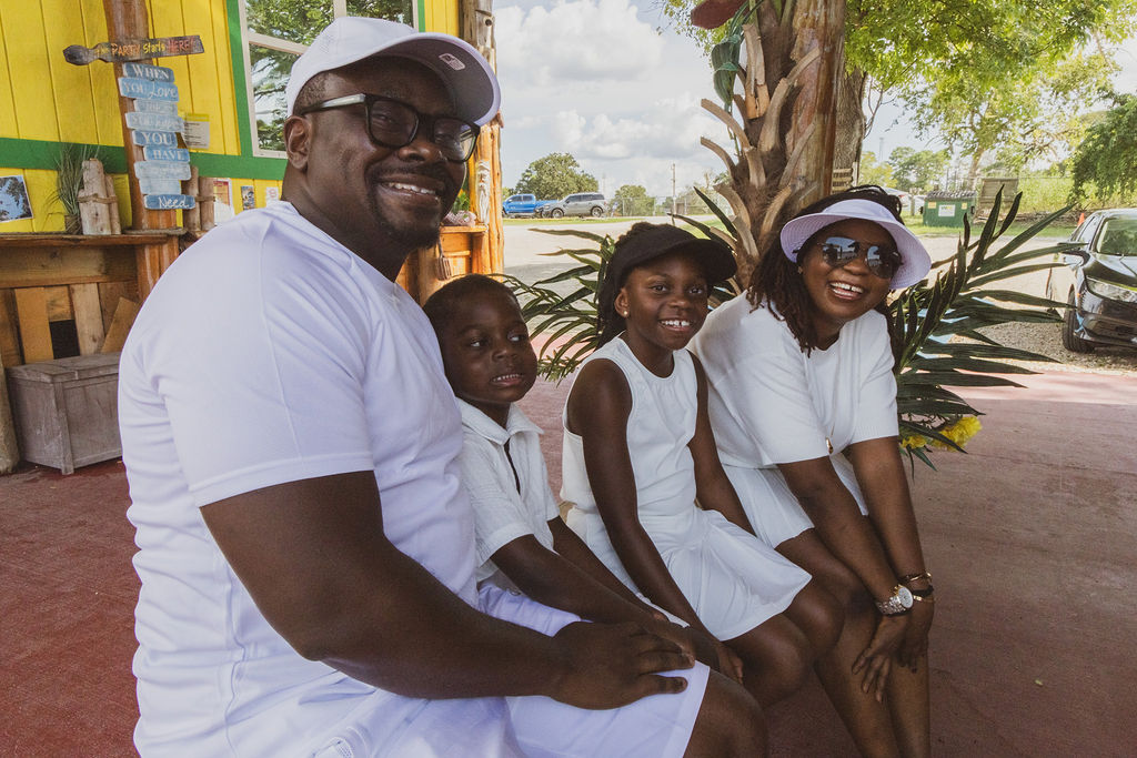 Stephen Yeti & Family — image 75